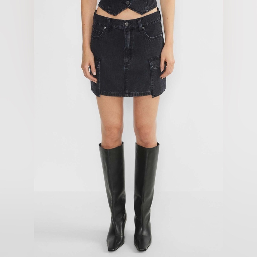 NWOT Denim Forum The '90s Cargo Mini Denim Skirt Black Vintage Wash 26